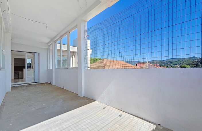 Appartement T4 lumineux avec terrasse  Dernier étage avec vue panoramique à Lamalou-les-Bains — photo 3