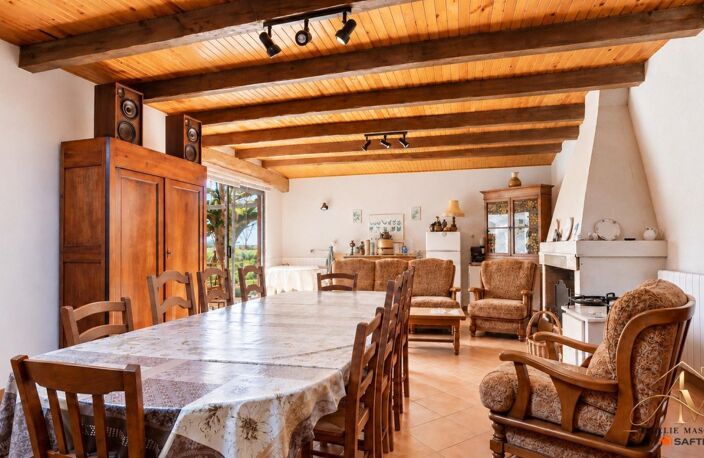 ESPONDEILHAN  Propriété de caractère avec deux habitations, piscine et cadre naturel privilégié — photo 5