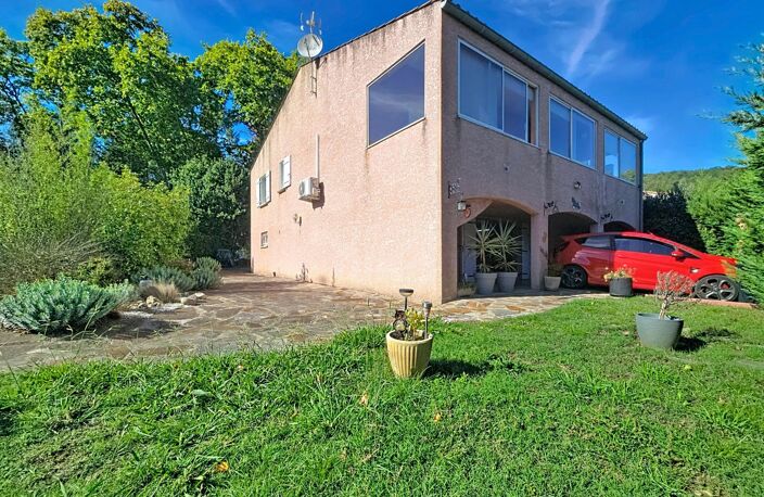 Une très belle villa avec jardin dans un environnement résidentiel recherché au Poujol-sur-Orb. — photo 2