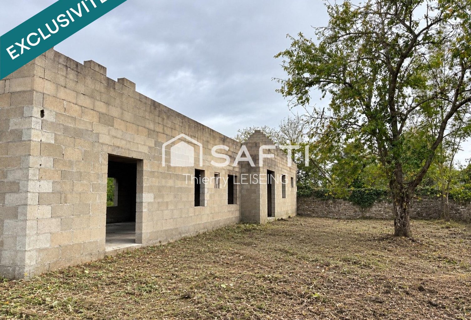 Villa de 300 m2 sur terrain de 2000 m2 avec travaux — photo 1