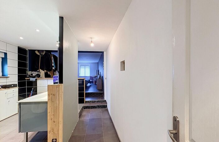 MAISON MITOYENNE D' UN CÖTE — photo 5