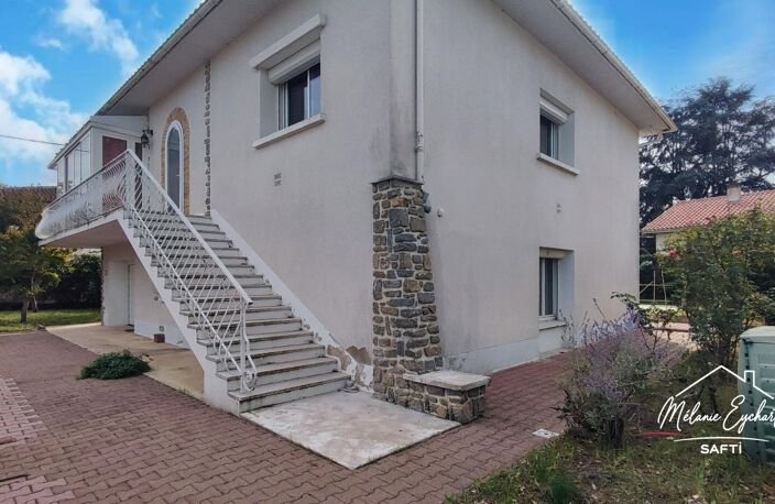 Maison de ville de 143 m² avec piscine, jardin arboré et grand garage  Angoulême — photo 3