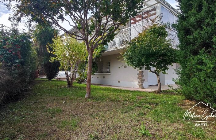 Maison de ville de 143 m² avec piscine, jardin arboré et grand garage  Angoulême — photo 4