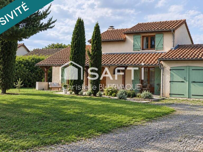 OYRÉ (86220)  Maison familiale de 115 m² avec grand terrain et 3 garages — photo 1