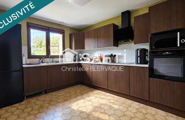 OYRÉ (86220)  Maison familiale de 115 m² avec grand terrain et 3 garages — photo 5