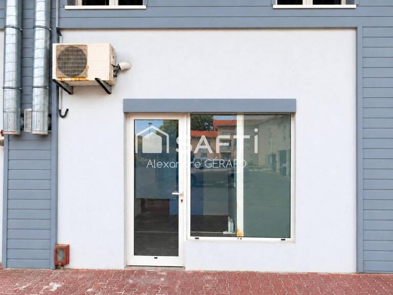CAZAUX CENTRE  LOCAL COMMERCIAL AVEC VITRINE — photo 1