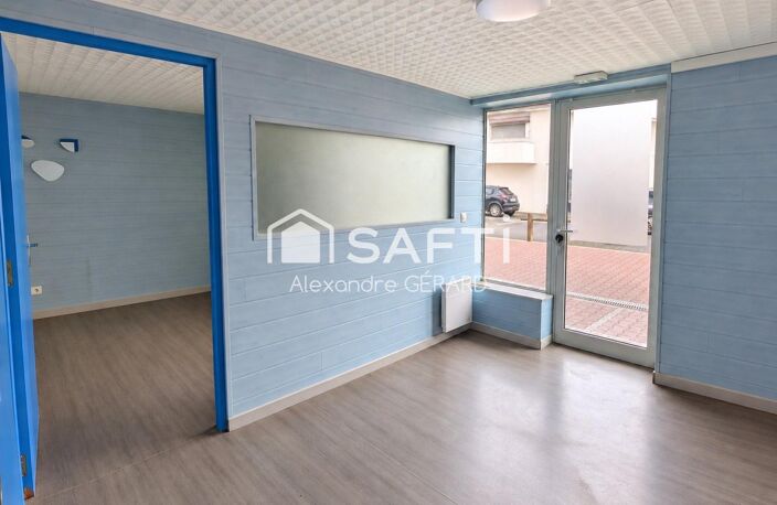 CAZAUX CENTRE  LOCAL COMMERCIAL AVEC VITRINE — photo 2