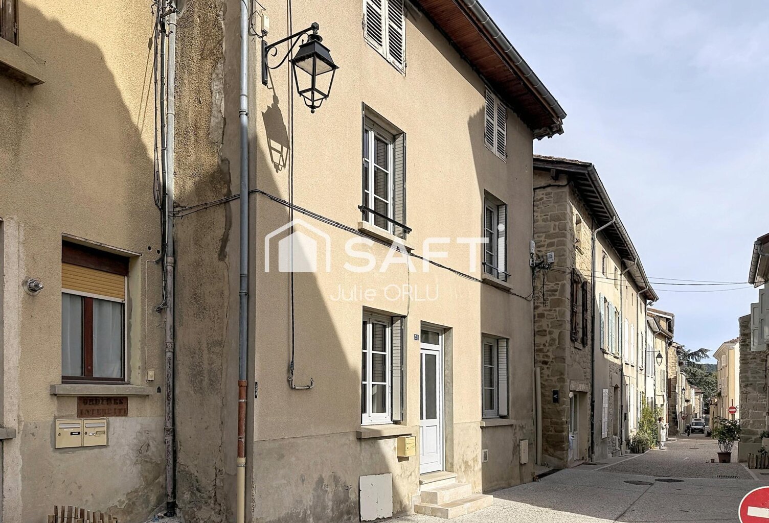 Maison mitoyenne à rénover 5 pièces. — photo 1