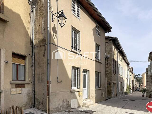 Maison mitoyenne à rénover 5 pièces. — photo du bien