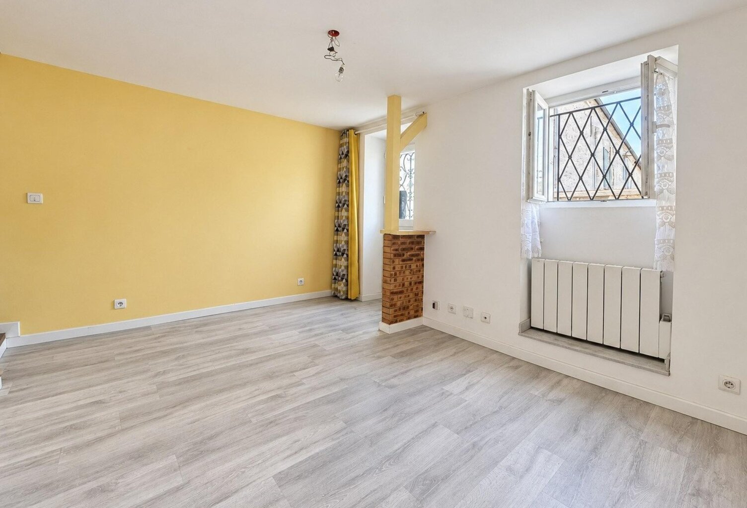 maison de ville dans un secteur recherché — photo 1