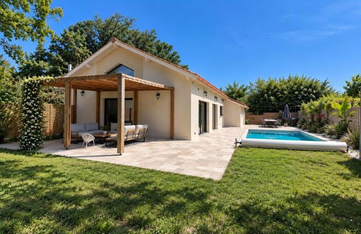 PESSAC ALOUETTE  Maison de plain-pied 200 m², jardin 900 m² piscine, en lisière de forêt — photo 2