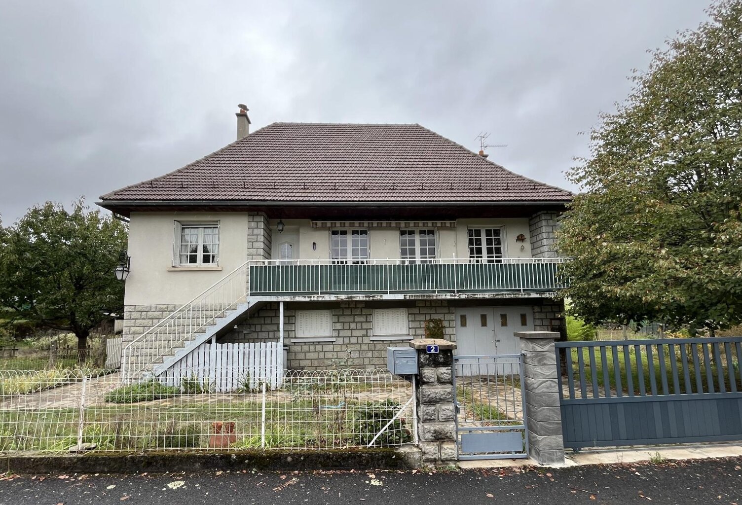 Maison - 130m² - 6 pièces — photo 1
