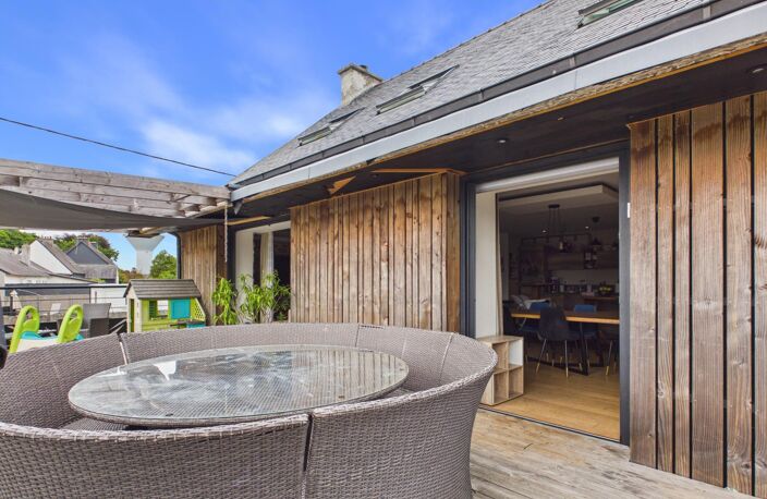 PLOUIGNEAU  Maison familiale entièrement rénovée de 135 m²  4 chambres  Terrain de 1 307 m² — photo 3