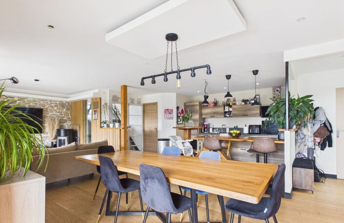 PLOUIGNEAU  Maison familiale entièrement rénovée de 135 m²  4 chambres  Terrain de 1 307 m² — photo 4