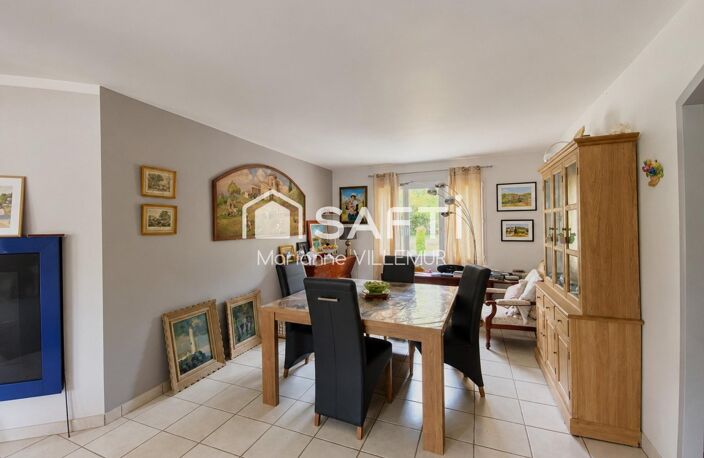 Maison de plain pied, 5 chambres, piscine sur un terrain d'environ 3100 m² — photo 3
