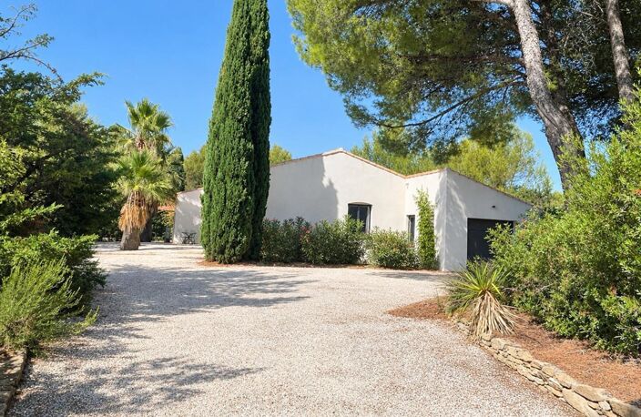 LA CADIÈRE-D'AZUR  SUPERBE MAISON DE PLAIN-PIED AVEC PISCINE ET FORT POTENTIEL — photo 5