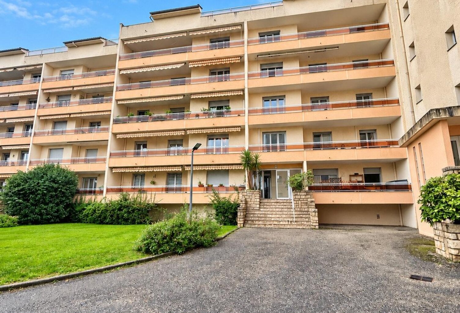 MONTÉLIMAR  APPARTEMENT DE 105 M² AVEC GRANDE TERRASSE, GARAGE ET CAVE — photo 1