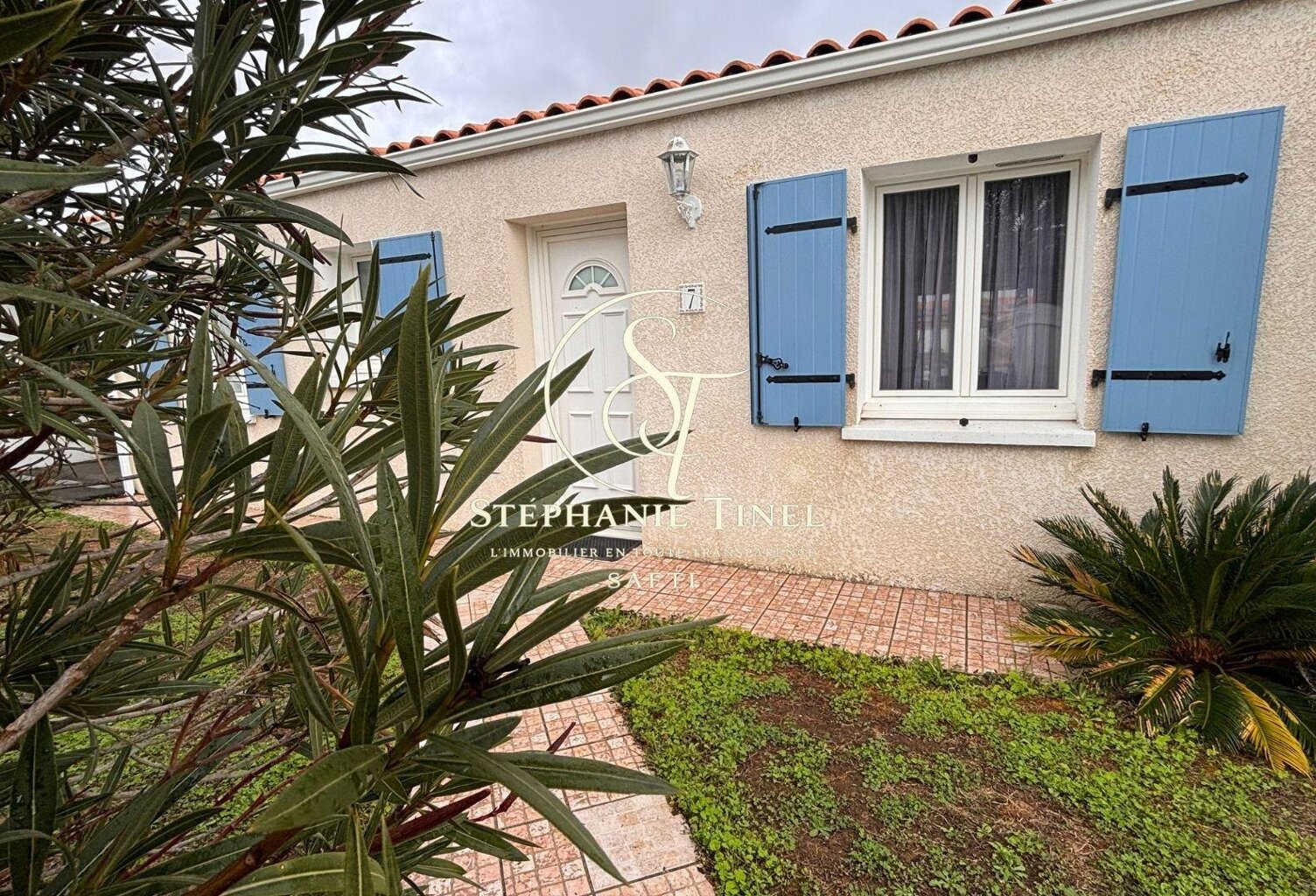 THAIRÉ  Maison de plain-pied de 100 m² avec 3 chambres, bureau et jardin sans vis-à-vis — photo 1