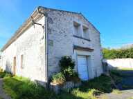 À 600 m du centre et proche port et plages, ensemble immobilier à fort potentiel — photo 2