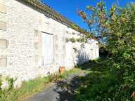 À 600 m du centre et proche port et plages, ensemble immobilier à fort potentiel — photo 3