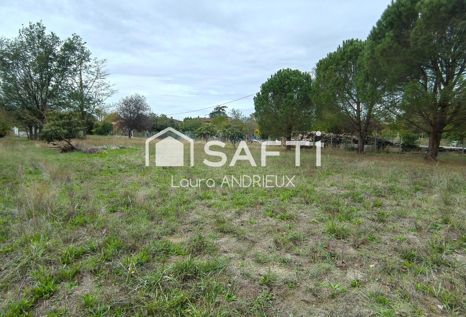 Terrain constructible de 1008m² sur Grépiac — photo 1