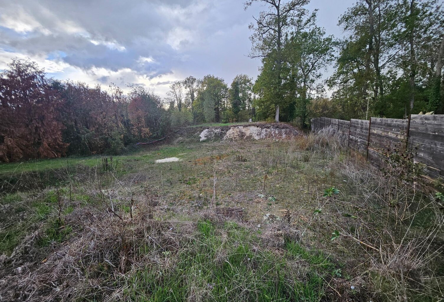 Terrain nu à bâtir viabilisé — photo 1