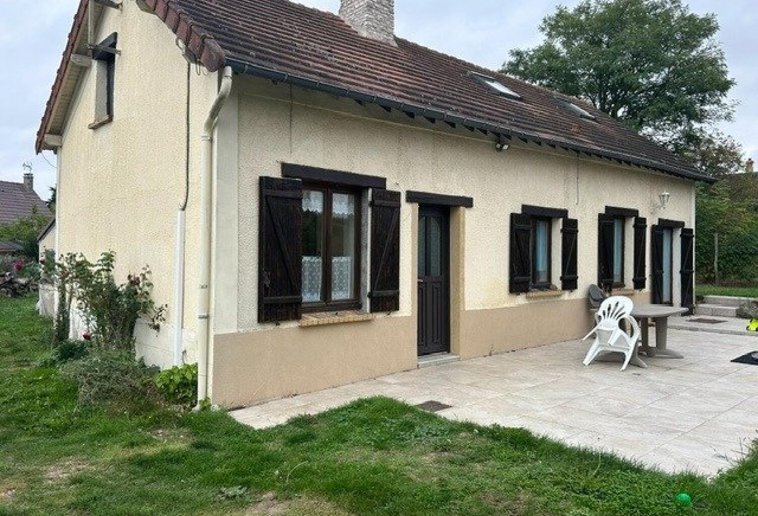 A seulement 10 min de Houdan et de la gare de Bréval , secteur rechercher. — photo 1