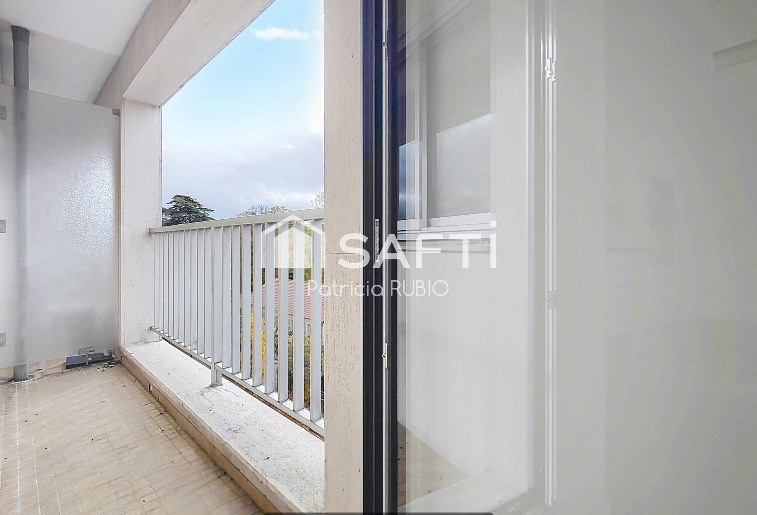 Deux pièces dans le centre ville de Rueil Malmaison — photo 1