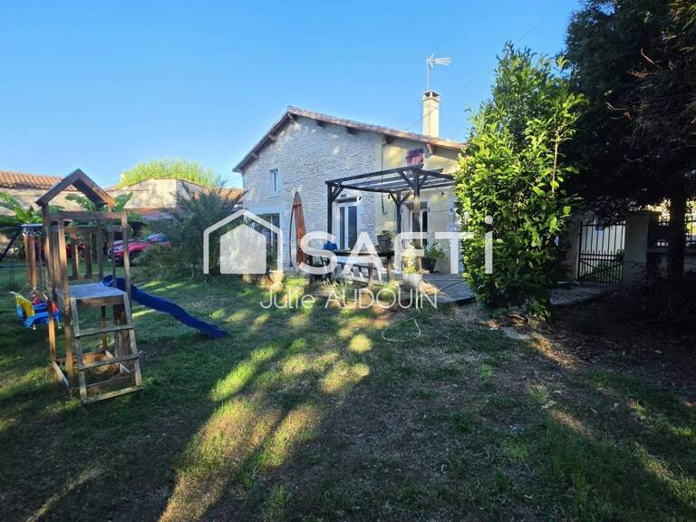 Jolie maison en pierres - Bazauges — photo 1