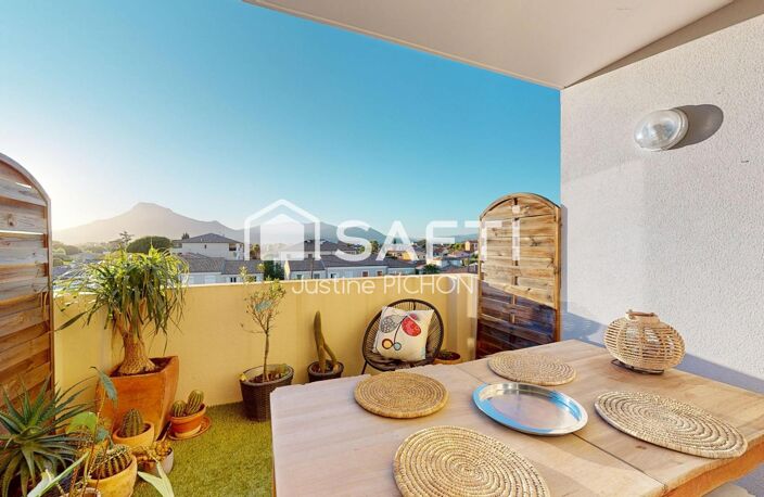 LA CRAU  Appartement T2 - Ascenseur - Terrasse  - À DEUX PAS DU CENTRE-VILLE — photo 2