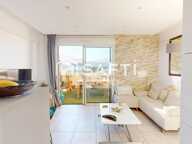 LA CRAU  Appartement T2 - Ascenseur - Terrasse  - À DEUX PAS DU CENTRE-VILLE — photo 4