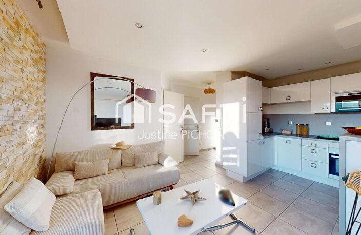 LA CRAU  Appartement T2 - Ascenseur - Terrasse  - À DEUX PAS DU CENTRE-VILLE — photo 5