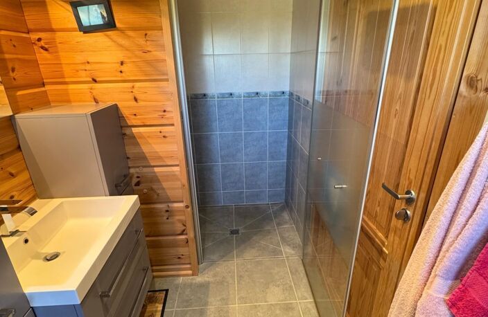 Cheppy 55270. Exceptionnel chalet finlandais de plain-pied de cinq pièces. — photo 5