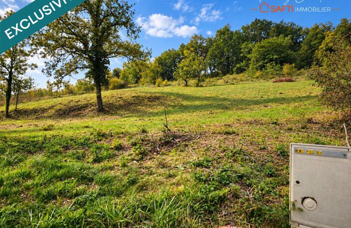 BEAU TERRAIN DE 2 800 M² AVEC RESEAUX A PROXIMITE — photo 3