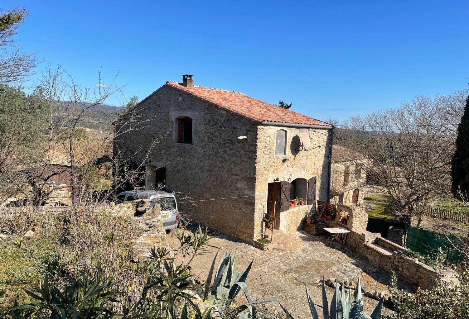 Maison AVEC GARAGE ET TERRAINS — photo 1