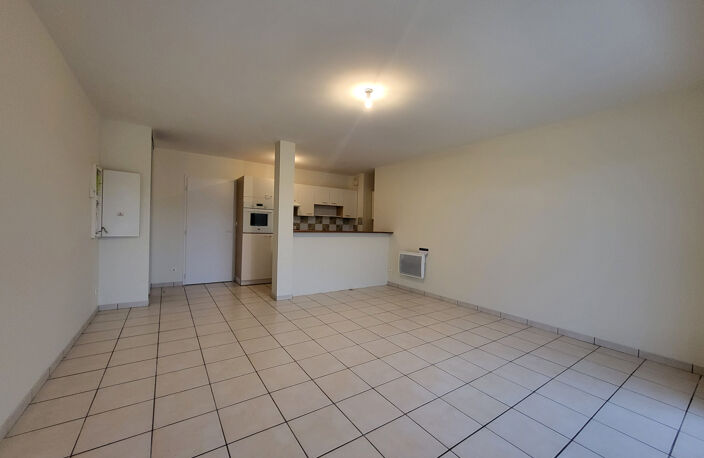 Apt T2 au rdc avec stationnement et jardin. — photo 2