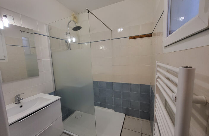 Apt T2 au rdc avec stationnement et jardin. — photo 5