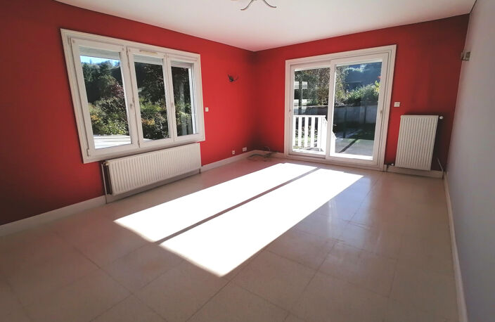 MAISON DE VILLAGE - VAL-DE-VIRIEU — photo 4