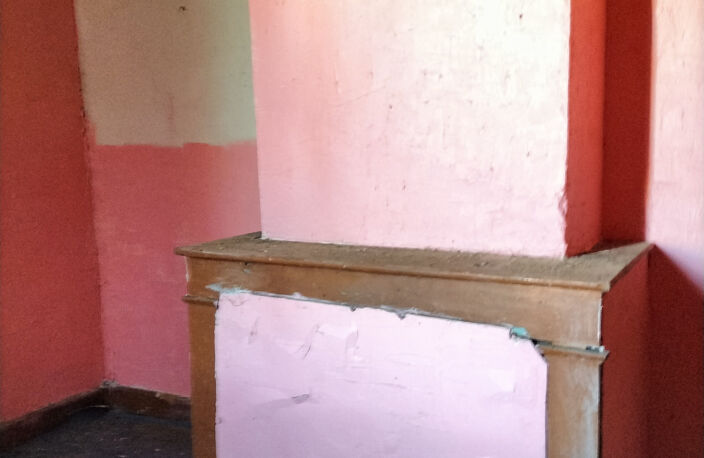 maison de village à restaurer avec terrain et 2 autres parce — photo 2