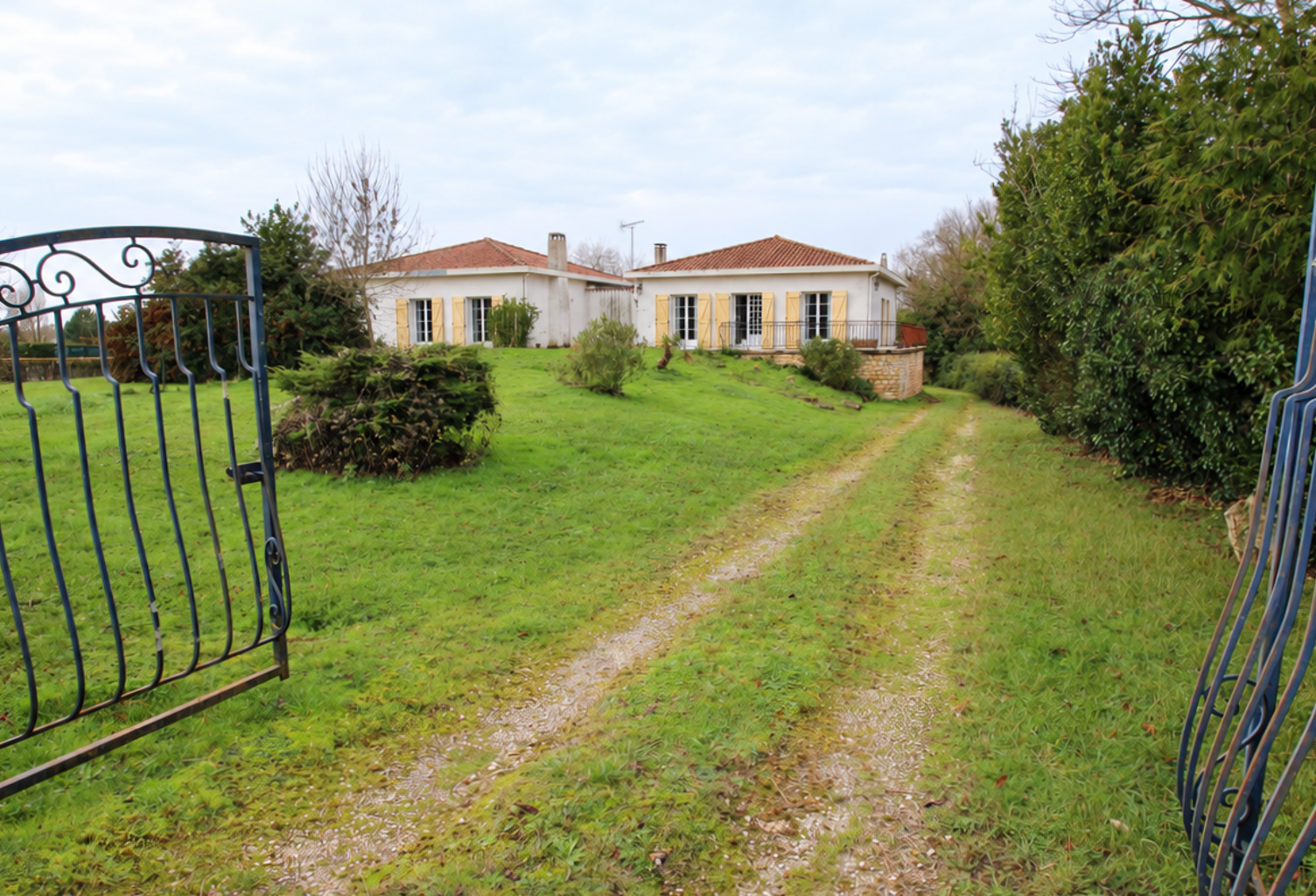 2 Maisons sur un terrain de 4683 m² — photo 1