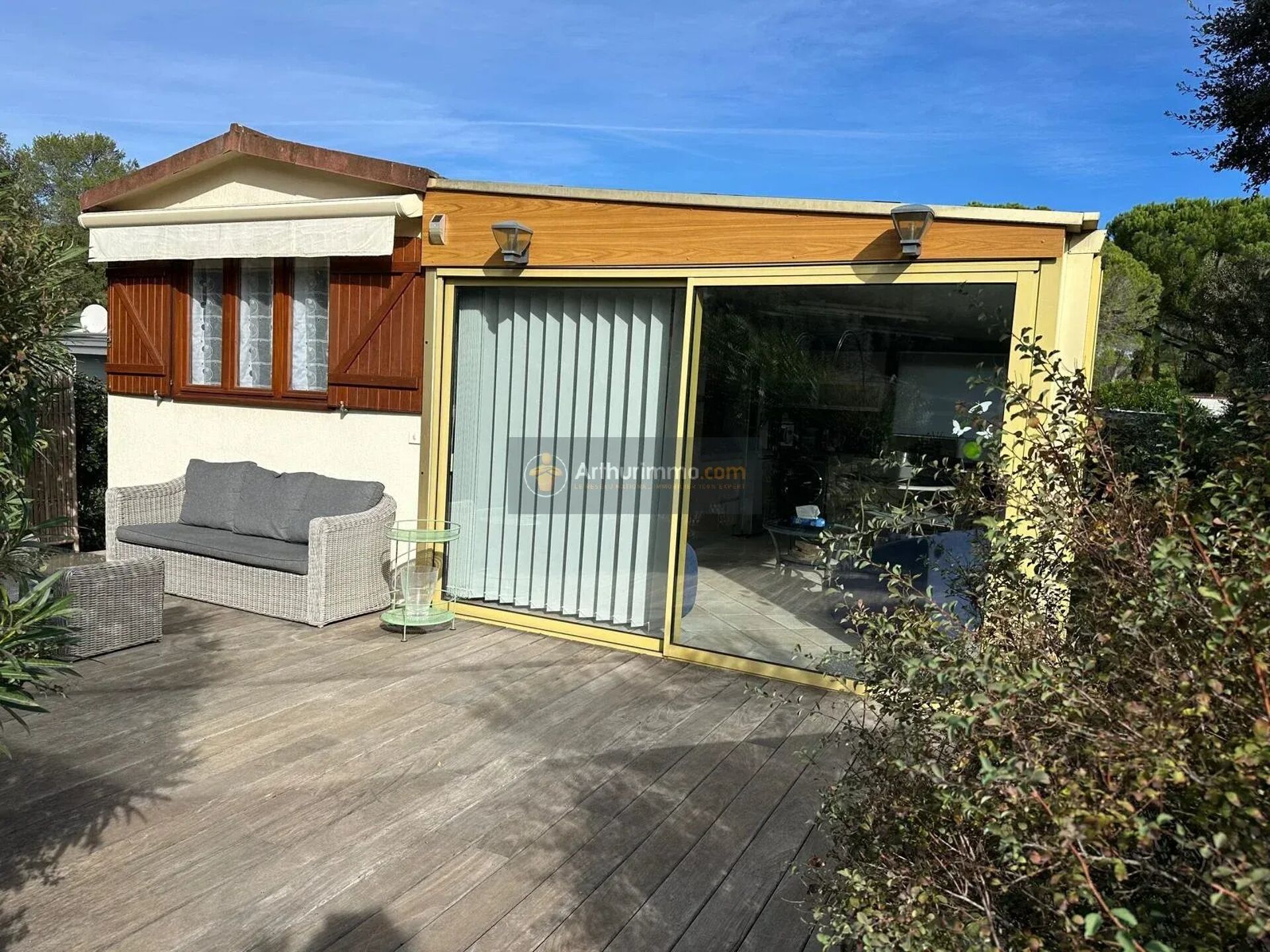 frejus - domaine du pin de la legue 200 parts sociales de terrain plat au calme parfaitement exploite et tres privatif chalet