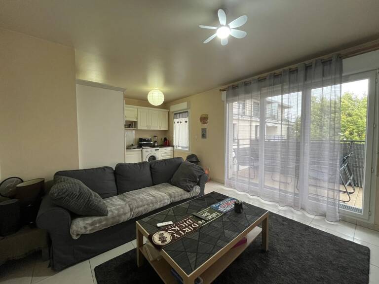 A LOUER - APPARTEMENT 2 PIECES AVEC BALCON LE COUDRAY — photo 1