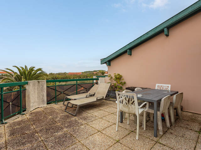 À vendre   Spacieux T2 avec grande terrasse, cave et place d — photo du bien