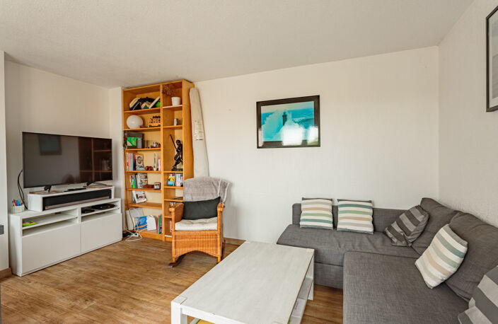 À vendre   Spacieux T2 avec grande terrasse, cave et place d — photo 3
