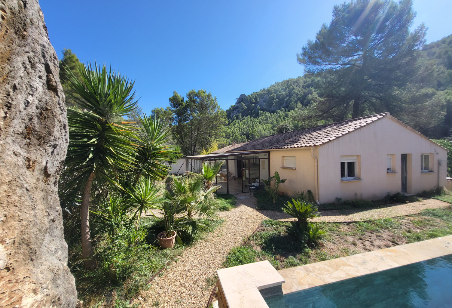 SAINTE ANNE D'EVENOS - Villa Plain pied 162 m2 - Piscine - T — photo 1