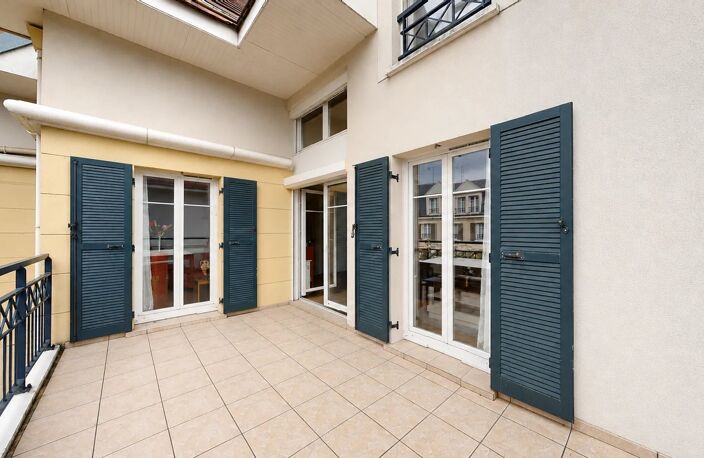 Grand 4 pièces avec terrasse, box et parking – Proche RER E — photo 2