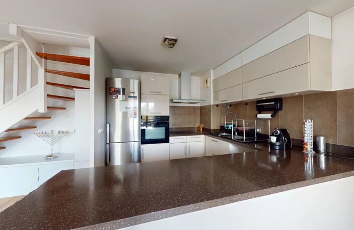 Grand 4 pièces avec terrasse, box et parking – Proche RER E — photo 4
