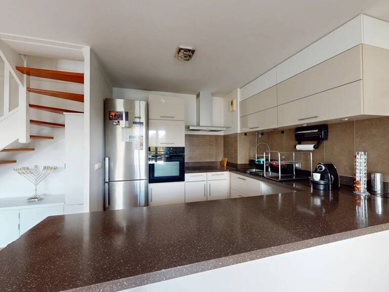Grand 4 pièces avec terrasse, box et parking – Proche RER E — photo 1