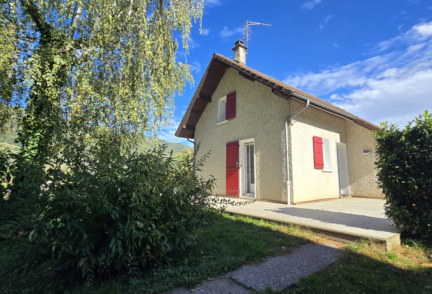 Charmante petite maison en plein coeur de La Rochette — photo 1