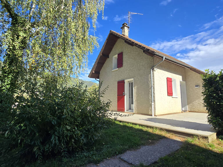 Charmante petite maison en plein coeur de La Rochette — photo 1